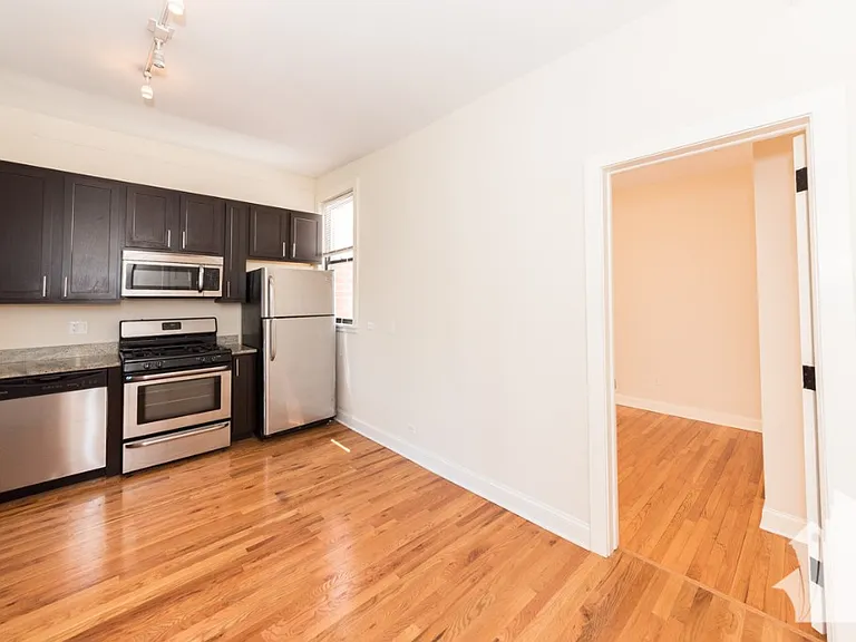 2950 N Racine Ave #2 — Photo 3