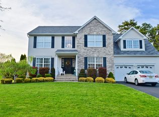 81 Lorelei Dr, Howell, NJ 07731