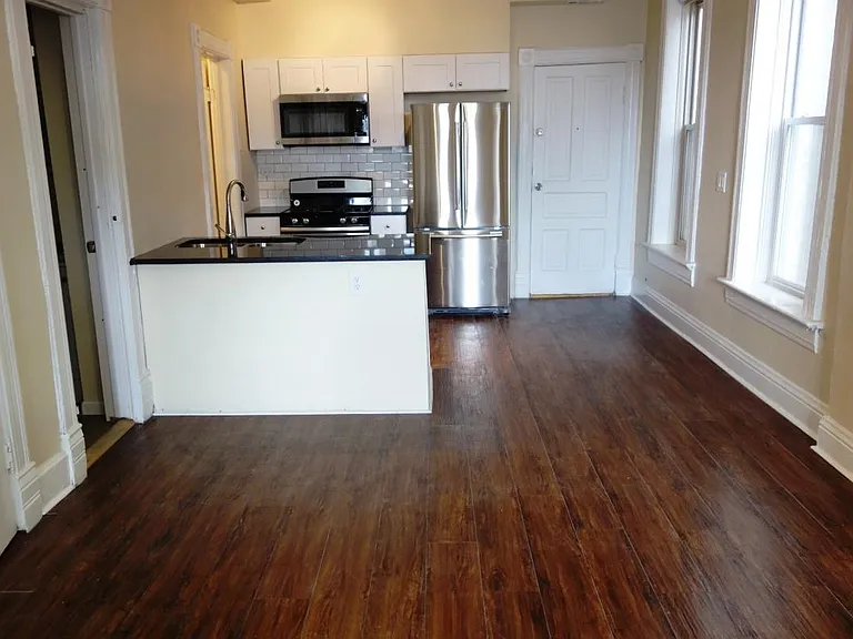 1651 W 19th St #2R — Photo 1