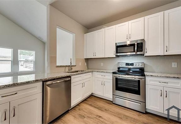 5th image of 2426 S Fannin Ave #2426