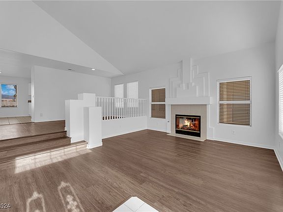 4th image of 7986 W Gilmore Ave