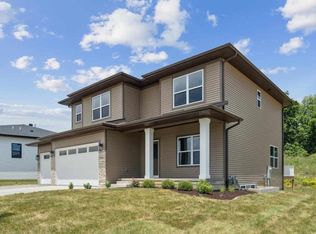 1172 Kona Cir, Coralville, IA 52241
