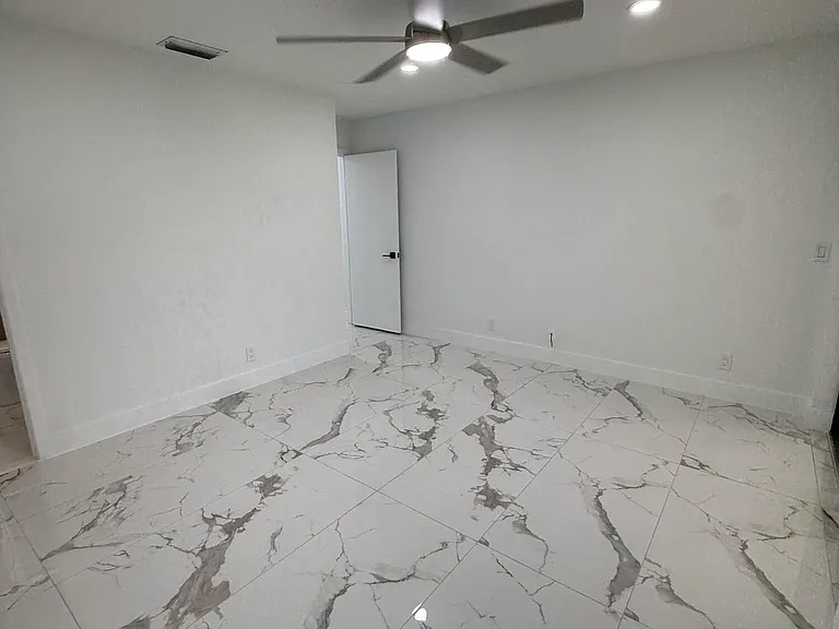 817 Sky Pine Way #H — Photo 7