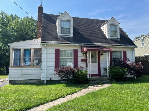 1585 Cascade Dr, Youngstown, OH 44511