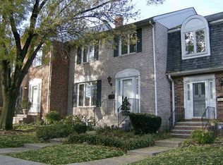 11705 Edgewater Dr #11, Lakewood, OH 44107