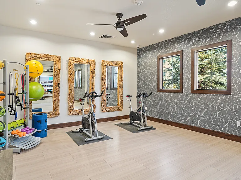 Elevation — Photo 11
