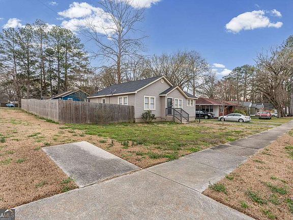 4th image of 202 Gordon St