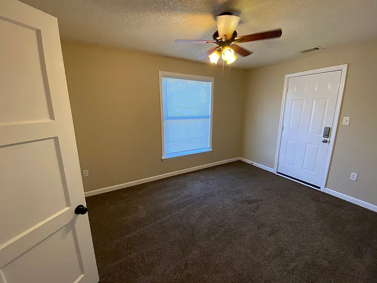 2311 S Park St — Photo 7