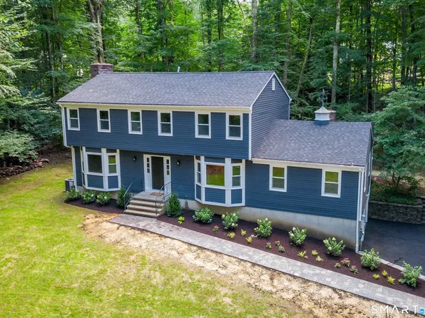 10 Leopard Drive, Newtown, CT 06482