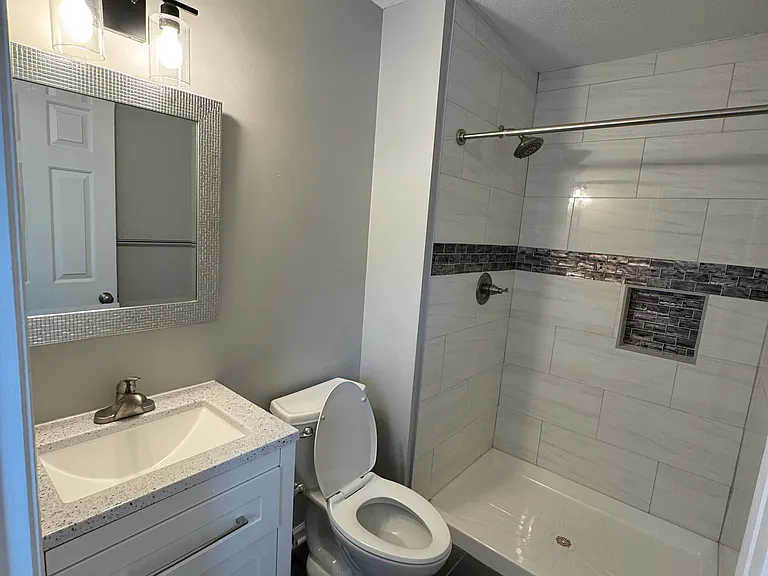 1224 Farmcrest Dr — Photo 11