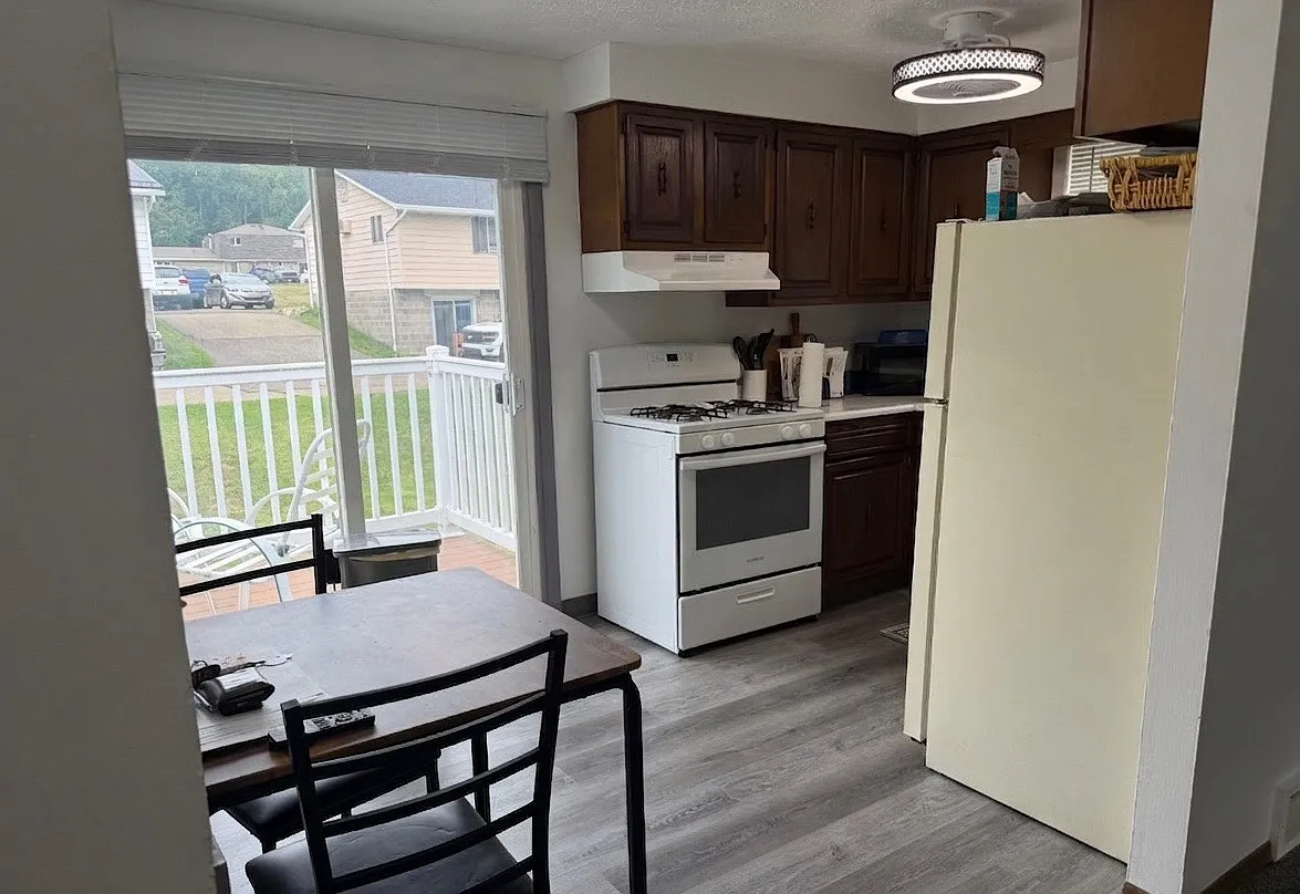 2 bed, $1,200 — Photo 4