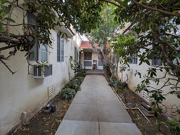 3rd image of 7510 Norton Ave