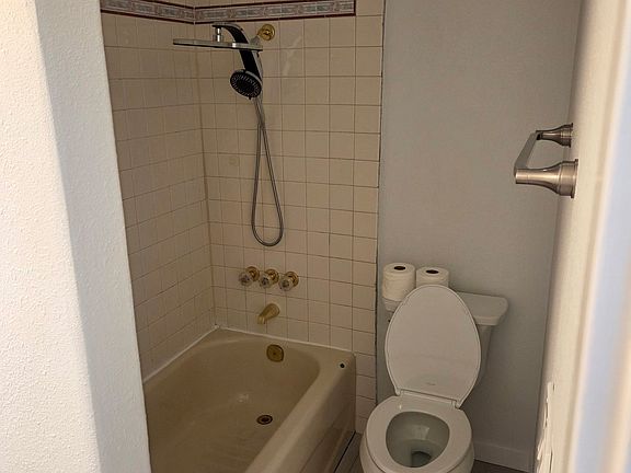 4th image of 4715 176th St SW APT E3