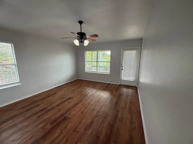 7615 Equinox Hl — Photo 7
