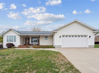 515 Fairview Dr, Oskaloosa, IA 52577