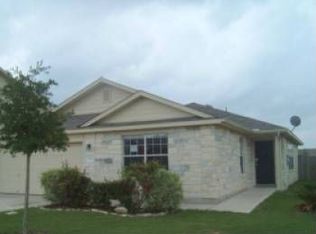 105 Phillips St, Hutto, TX 78634