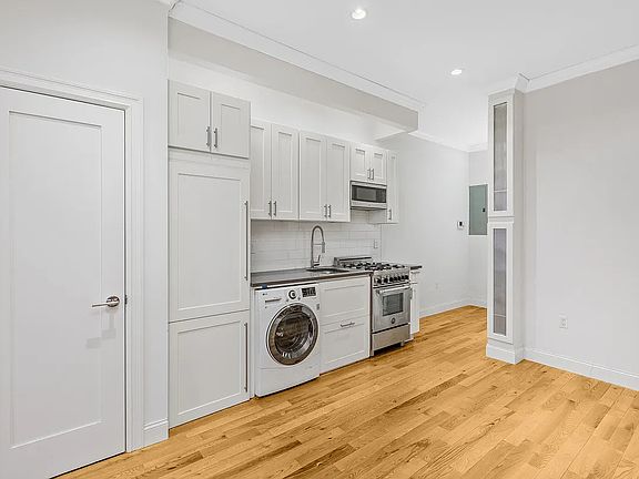 4th image of 529 E 83rd St APT 3E