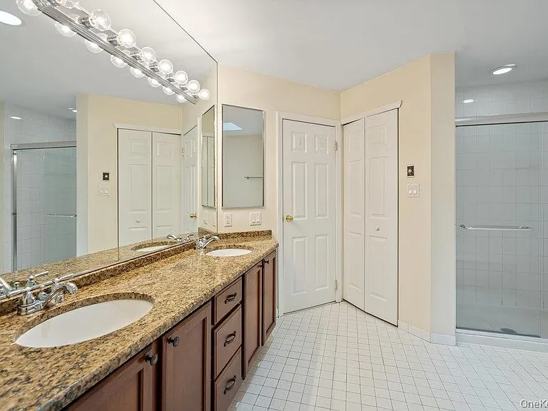 90 Foxwood Dr — Photo 17