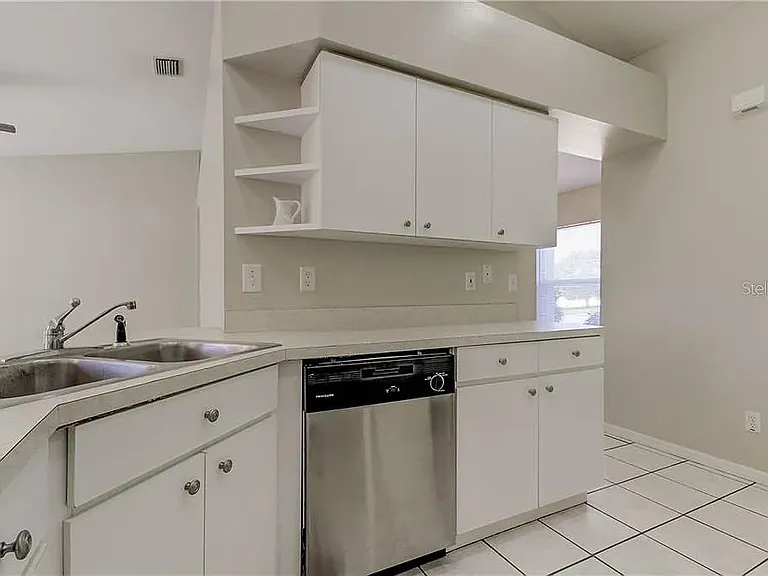 1119 Tuscanny St — Photo 14