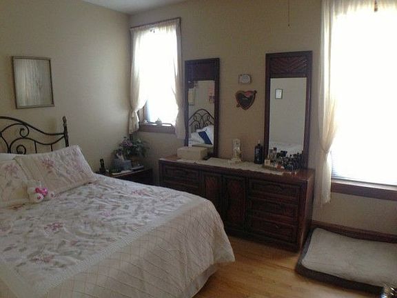 5th image of 5647 W Leland Ave