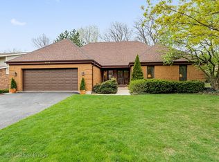 6493 Thunderbird Dr, Indian Head Park, IL