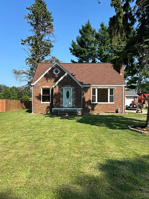 3 bed, 1367 sqft, $1,950 — Photo 2