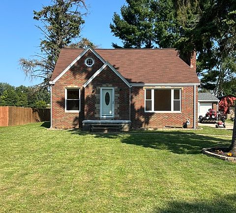 2nd image of 321 S Lake St