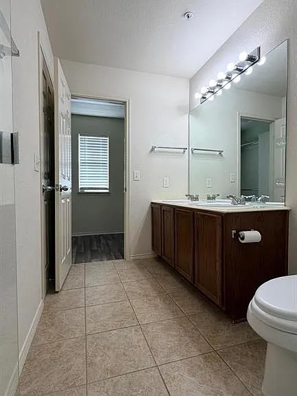 2205 Stoneleigh Pl — Photo 30
