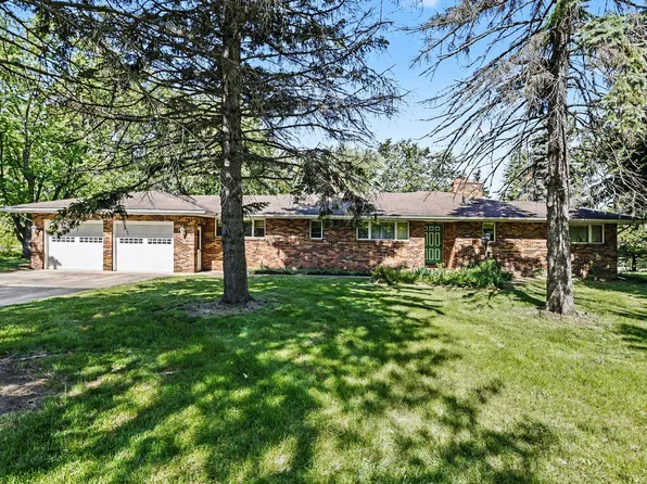 8304 Hollywood Rd, Berrien Springs, MI 49103