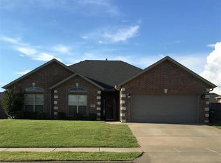 4804 W Soapstone Dr, Fayetteville, AR 72704