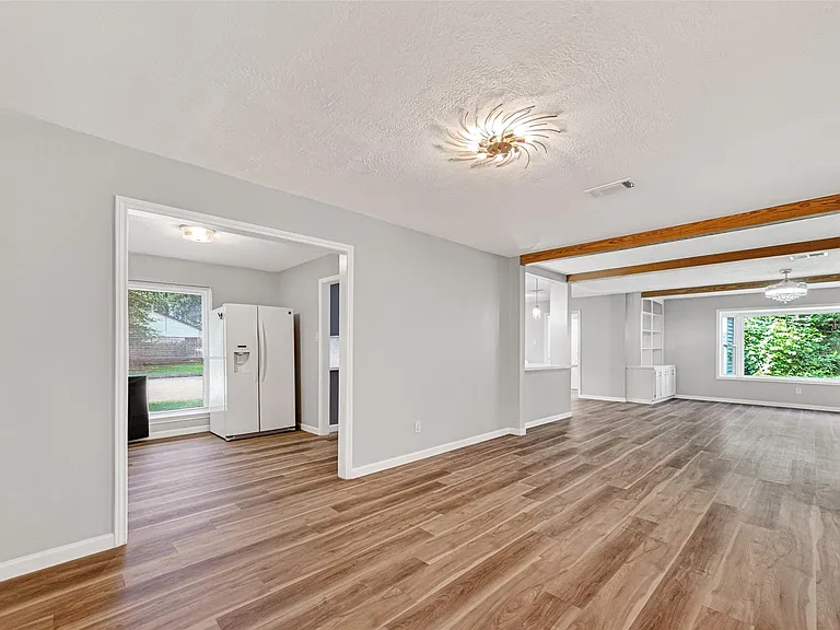 25503 Foxbriar Ln — Photo 10