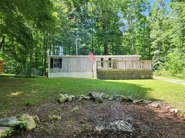 297 Lakeview Ave, Burnside, KY 42519