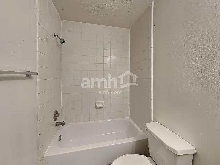 9220 Mahan Dr — Photo 17
