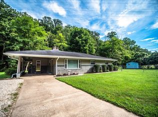 3379 Woodville Dr, Huntington, WV 25701