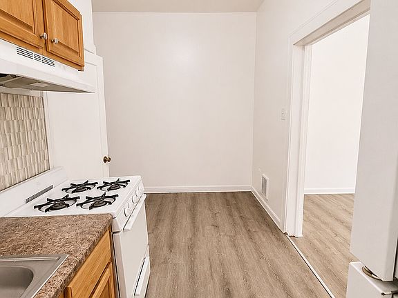 5th image of 7020 Woodland Ave #C