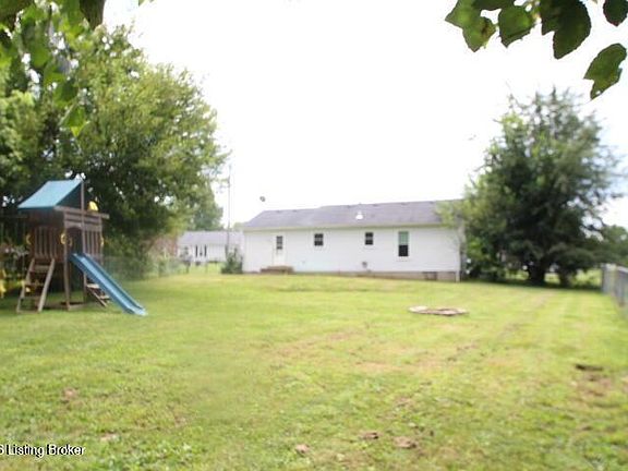 4th image of 512 Hickory Rd