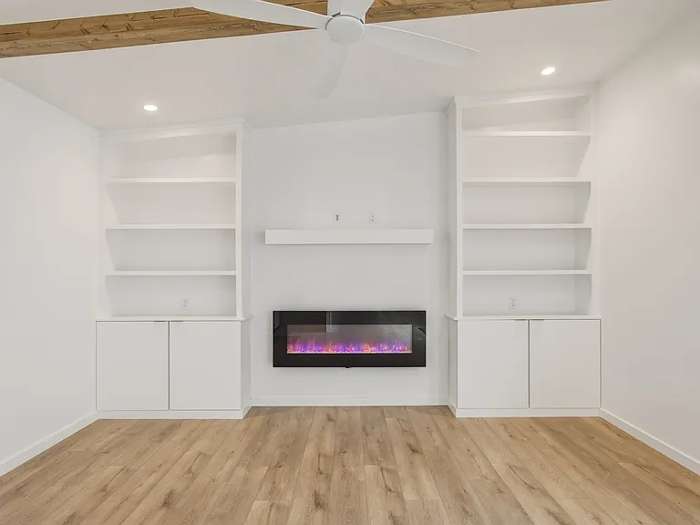 1182 Jewell Ave — Photo 6