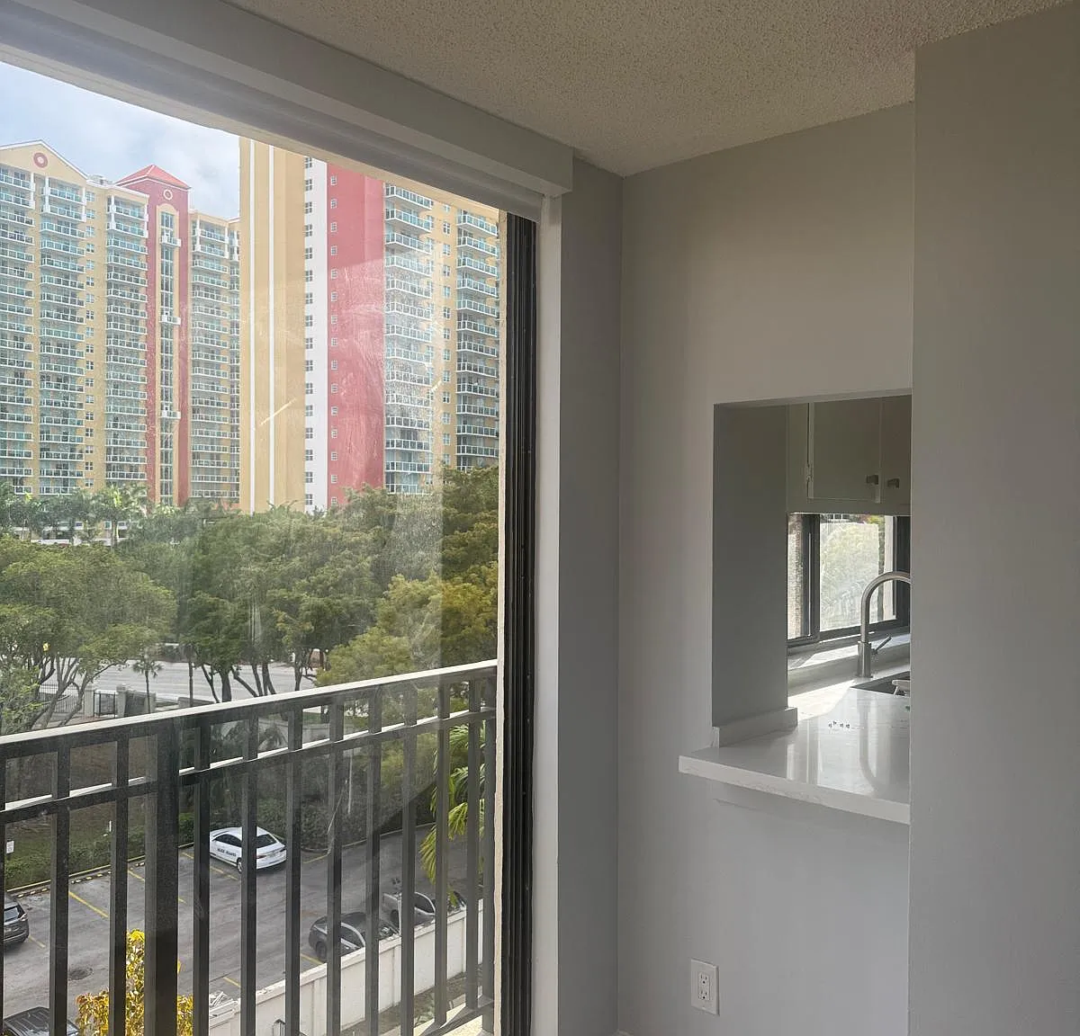 1 bed, 1.5 bath, 767 sqft, $1,950 — Photo 3