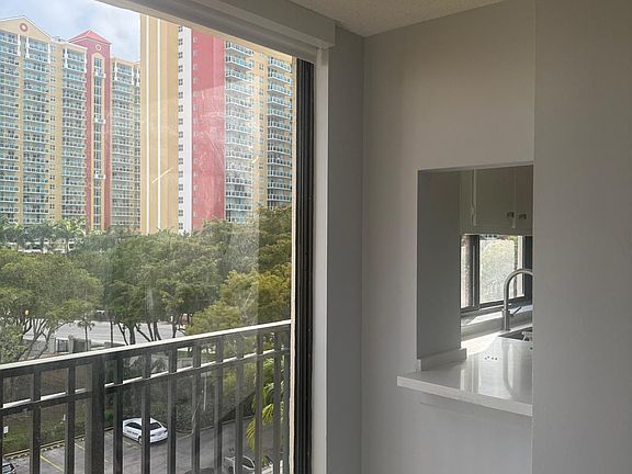 2nd image of 17021 N Bay Rd APT 616