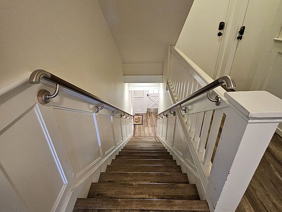 UPSTAIRS UNIT