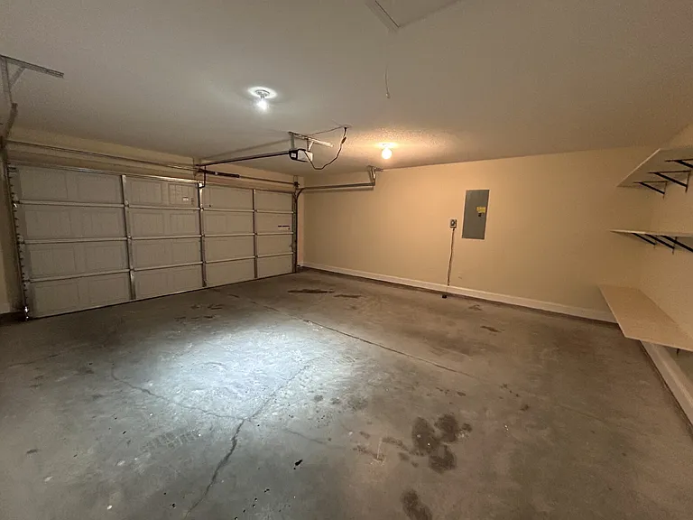 1115 Creekside Cir — Photo 5
