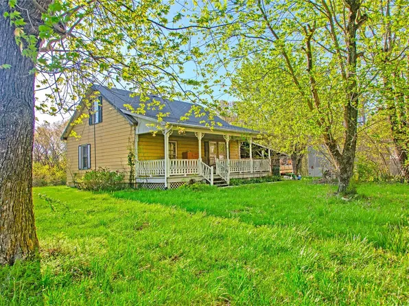 26592 Firetower Rd, Warrenton, MO 63383