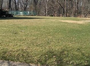 16801 Raymond St, Maple Heights, OH 44137