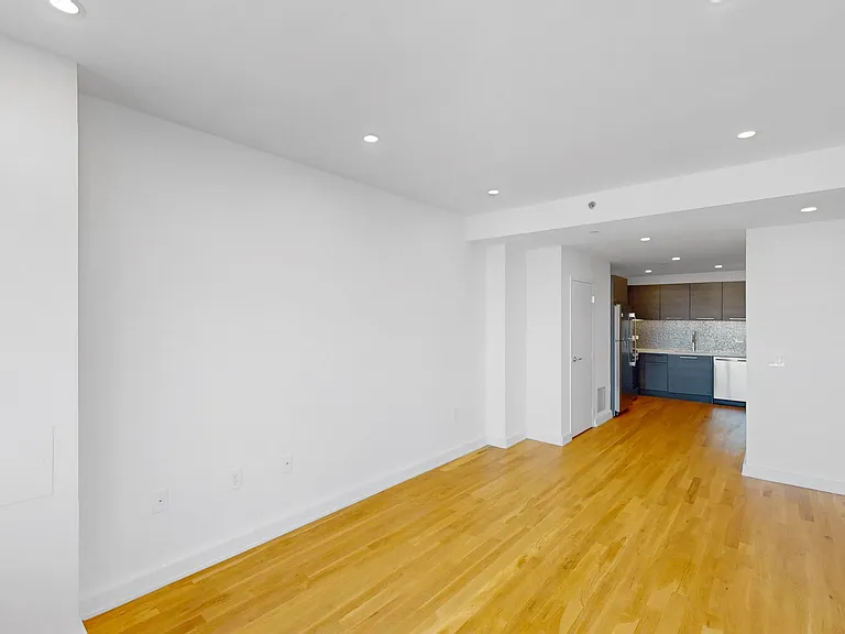 1115 Broadway #8C — Photo 3