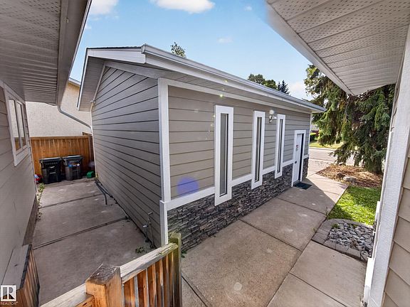 4th image of 16 Greenwood Way