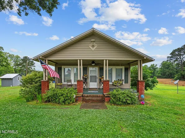 381 Wallace Airport Road, Wallace, NC 28466