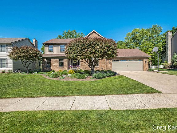 2nd image of 1785 Middleground Dr SE