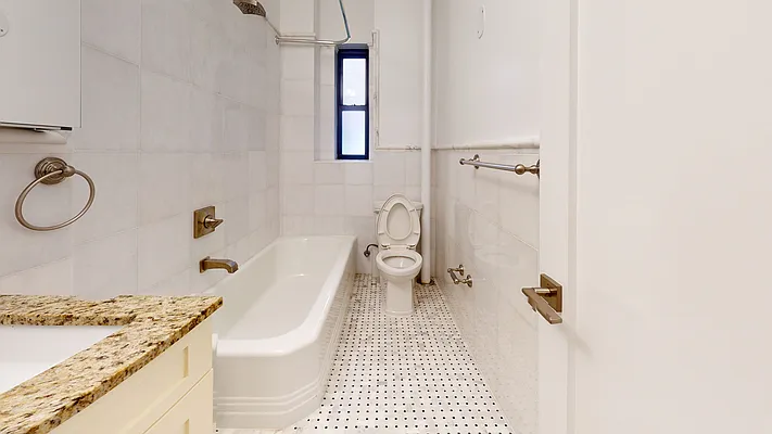 Rented by Bond New York | media 39