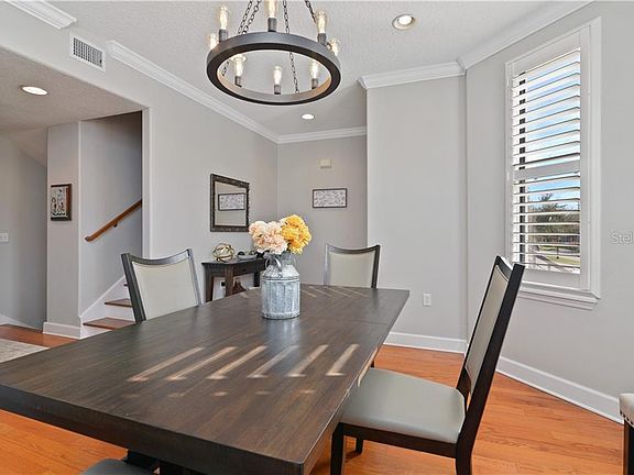 5th image of 520 Copley Ln
