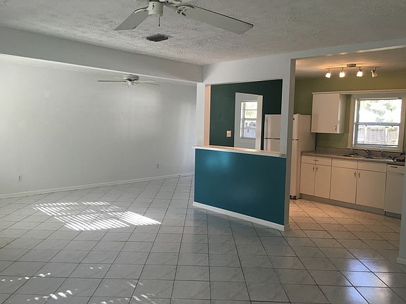 4th image of 461 S Lime Ave